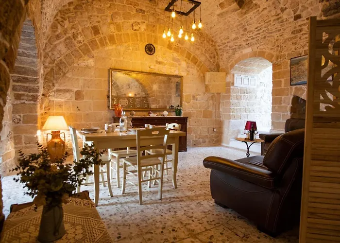 Domus Cesare - Dimora Storica Totalmente In Pietra Nel Cuore Del Centro Storico Con Cabina Doccia Pietra In Camera E Zona Relax Esterna-Historic Residence Entirely Made Of Stone In The Heart Of The Historic Center With Stone Shower Cabin In The Room