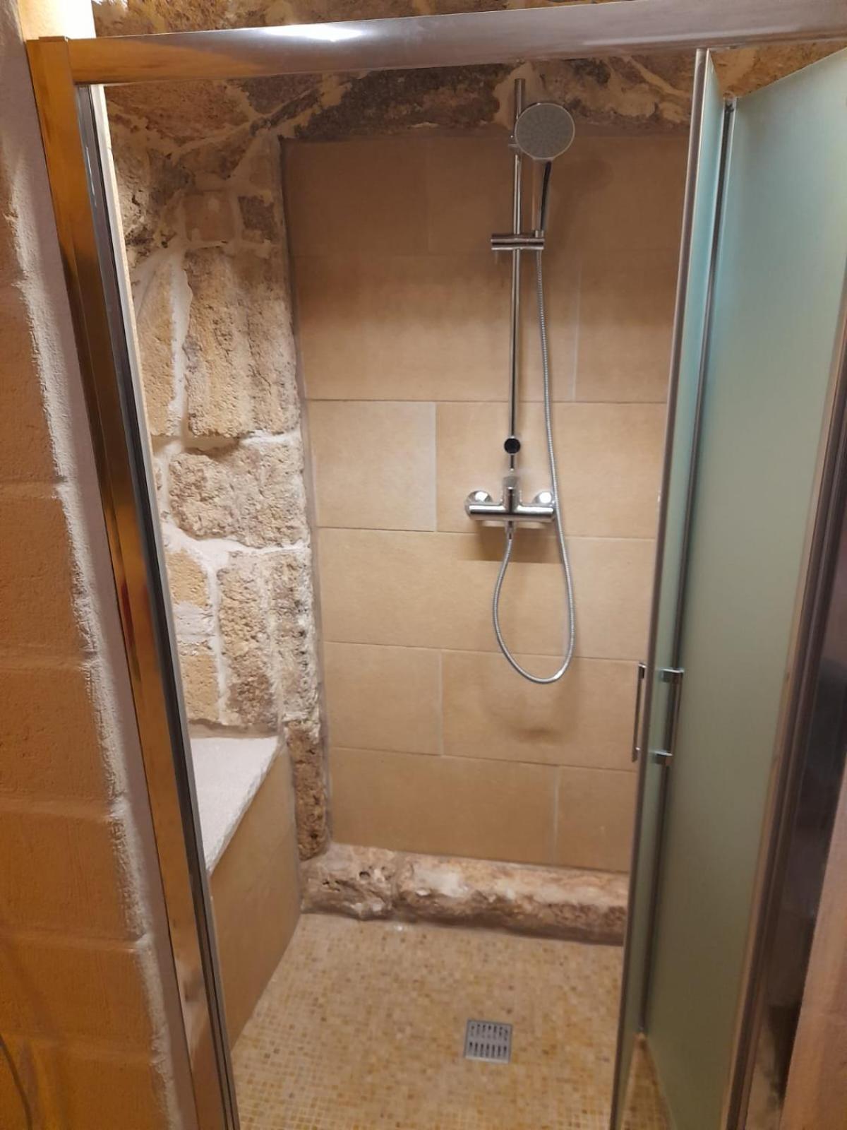 Holiday home Domus Cesare: Historic Stone With In-room Shower And Outdoor Relaxation *
