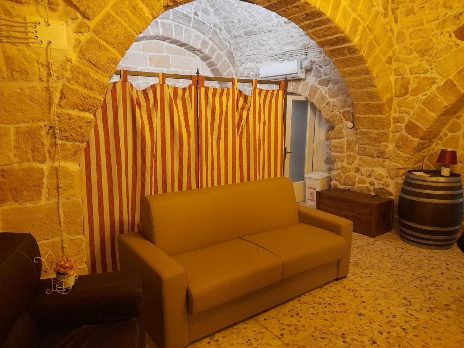 Holiday home Domus Cesare: Historic Stone With In-room Shower And Outdoor Relaxation Carovigno