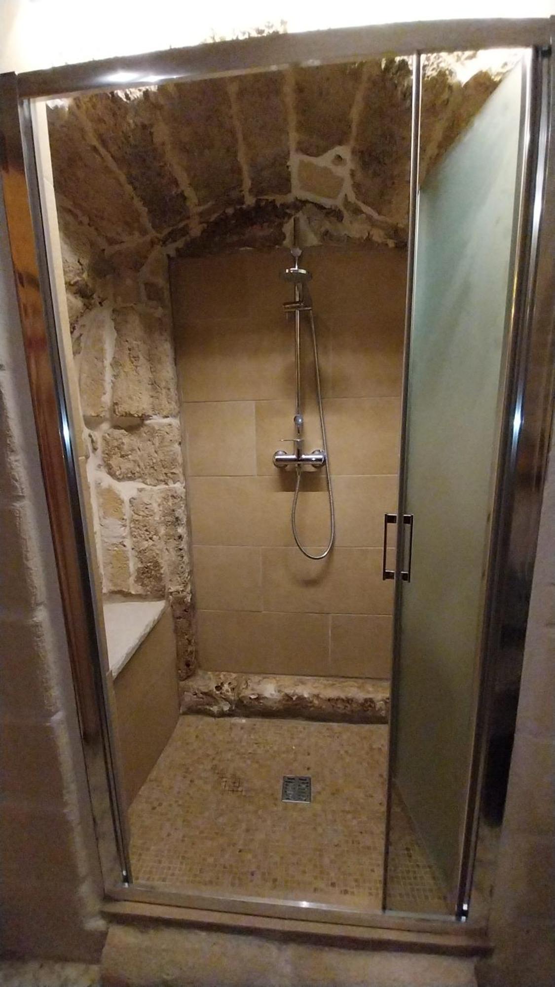 Domus Cesare: Historic Stone With In-room Shower And Outdoor Relaxation