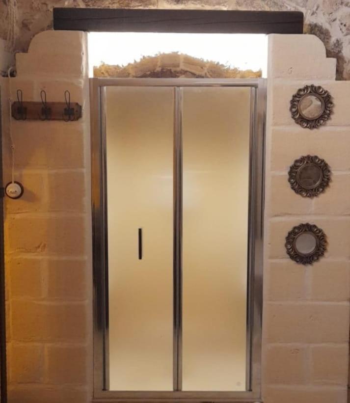 Domus Cesare: Historic Stone With In-room Shower And Outdoor Relaxation